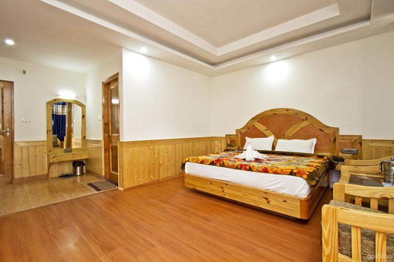 Hotel Uday Himalaya Manāli Exterior foto